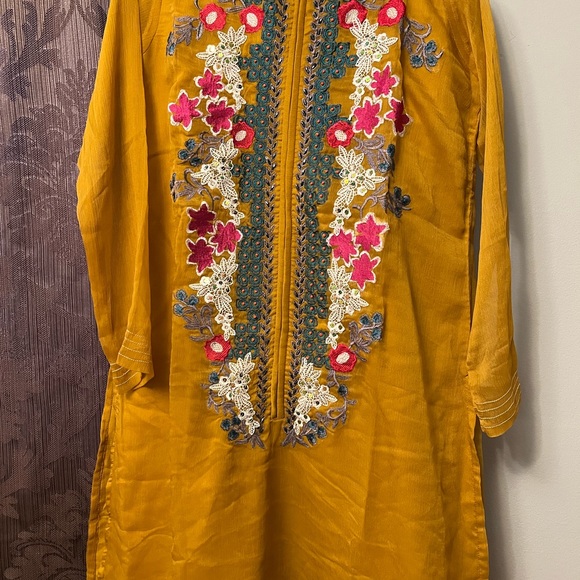 Indian/pakistani embroidered 2 piece stitched suit - Picture 3 of 3